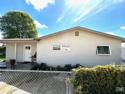 10517 Mccormac Ave, Bakersfield, CA 93307