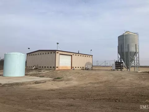 13767 Cherry Ave, Shafter, CA 93263 photo 7