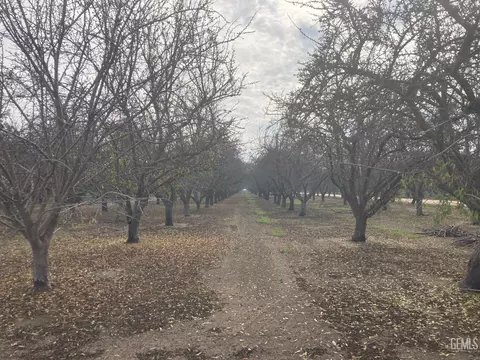 13767 Cherry Ave, Shafter, CA 93263 photo 1