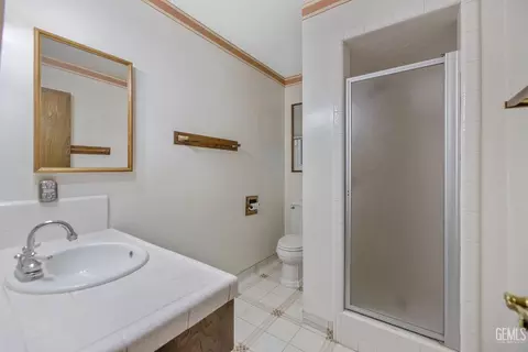 Bath - 2812 Mccray Rd, Mountain Mesa, CA 93240 photo 3 of 3