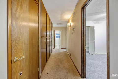 Entry Way - 2812 Mccray Rd, Mountain Mesa, CA 93240 photo 2 of 3