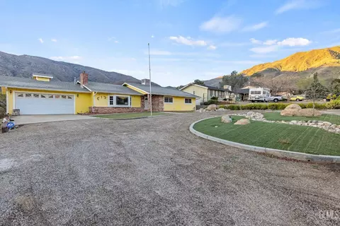 Exterior - 2812 Mccray Rd, Mountain Mesa, CA 93240 photo 3 of 12