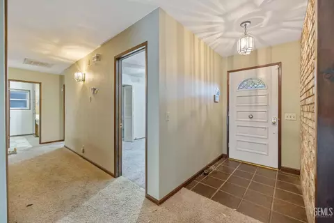 Entry Way - 2812 Mccray Rd, Mountain Mesa, CA 93240 photo 1 of 3