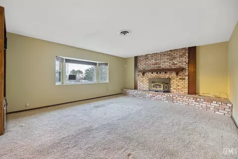 Living - 2812 Mccray Rd, Mountain Mesa, CA 93240 photo 1 of 1
