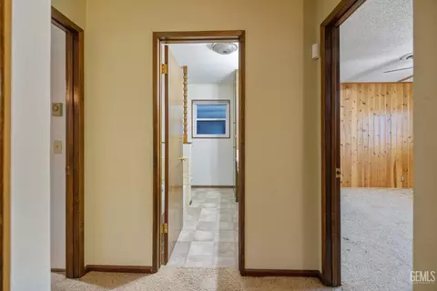 Entry Way - 2812 Mccray Rd, Mountain Mesa, CA 93240 photo 3 of 3