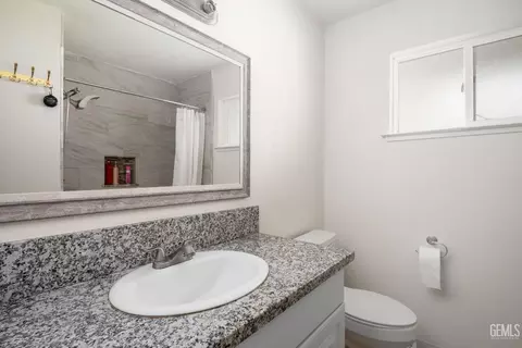 Bath - 78 W Indianapolis Ave, Clovis, CA 93612 photo 1 of 2