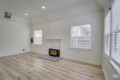 1925 3rd St, Bakersfield, CA 93304 photo 6