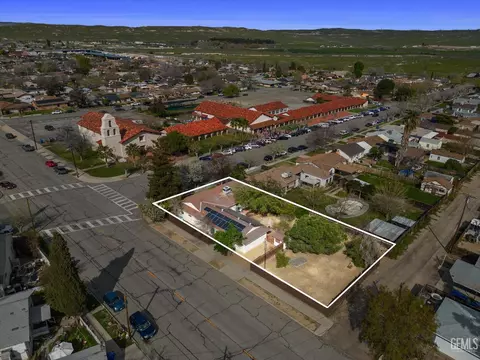 View/Area - 101 E Woodrow St, Taft, CA 93268 photo 9 of 12