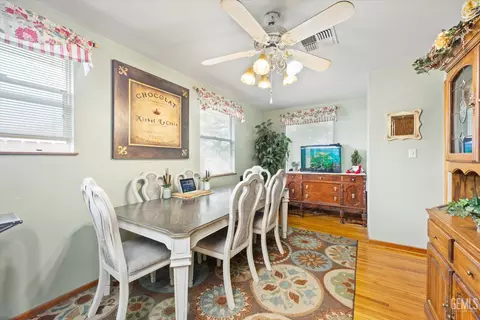 Dining - 101 E Woodrow St, Taft, CA 93268 photo 1 of 2