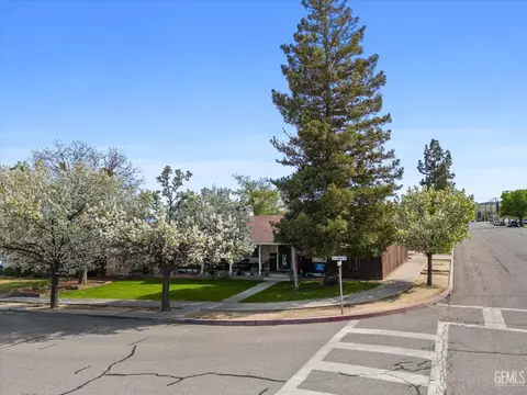 View/Area - 101 E Woodrow St, Taft, CA 93268 photo 11 of 12