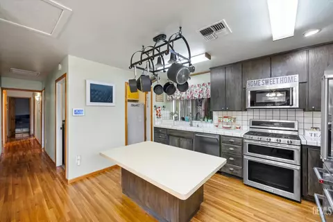Kitchen - 101 E Woodrow St, Taft, CA 93268 photo 6 of 6