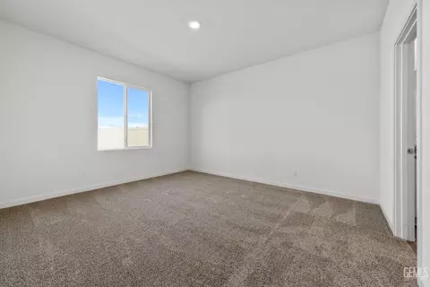 7810 Raspberry Ave, Bakersfield, CA 93306 photo 4