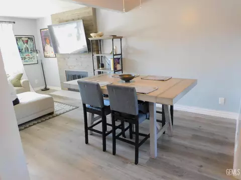 Dining - 4308 Flicker Dr, Bakersfield, CA 93309 photo 2 of 2