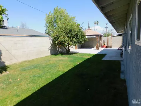 Exterior - 4308 Flicker Dr, Bakersfield, CA 93309 photo 3 of 3