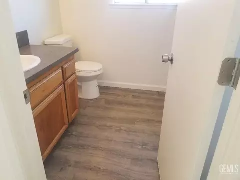 Bath - 1201 5th Ave, Delano, CA 93215 photo 1 of 1