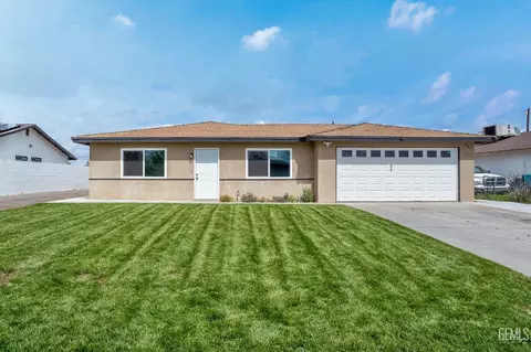 Exterior - 4220 Harris Rd, Bakersfield, CA 93313 photo 2 of 6