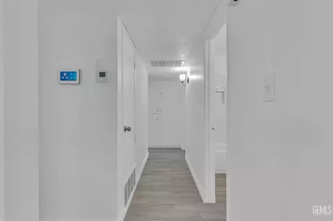 Entry Way - 4220 Harris Rd, Bakersfield, CA 93313 photo 1 of 1