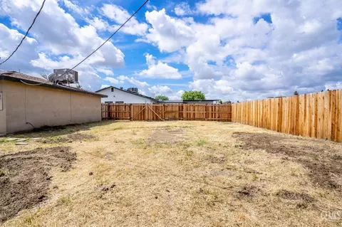 Exterior - 4220 Harris Rd, Bakersfield, CA 93313 photo 6 of 6
