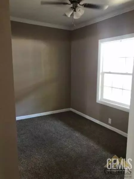 223 Philippine St, Taft, CA 93268 photo 2