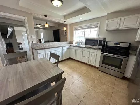 223 Philippine St, Taft, CA 93268 photo 11