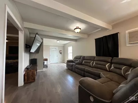 223 Philippine St, Taft, CA 93268 photo 6