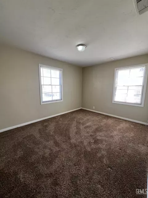 Other - 511 F St, Taft, CA 93268 photo 3 of 12