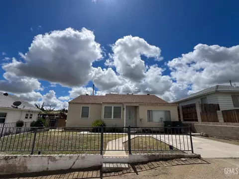 Exterior - 511 F St, Taft, CA 93268 photo 1 of 6