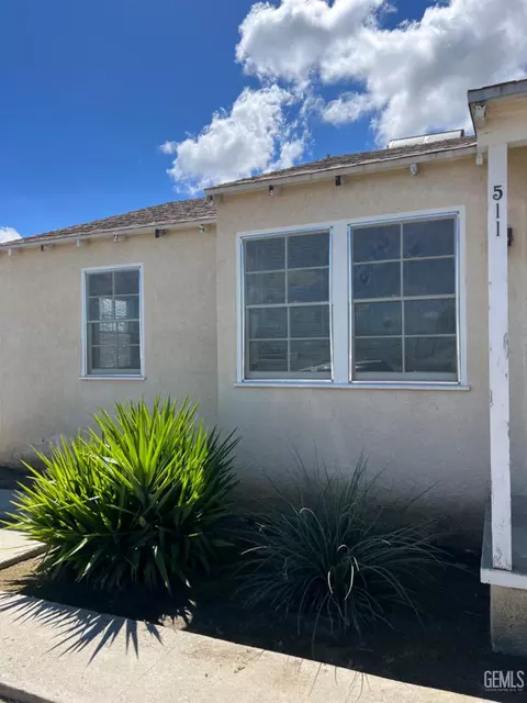 Exterior - 511 F St, Taft, CA 93268 photo 6 of 6