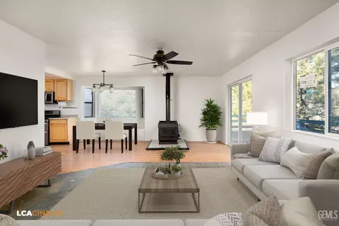Living - 22462 Zurich Dr, Tehachapi, CA 93561 photo 1 of 1