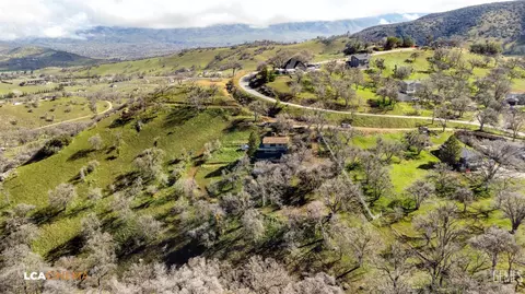 View/Area - 22462 Zurich Dr, Tehachapi, CA 93561 photo 4 of 8