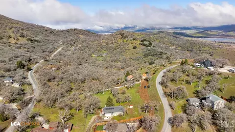 View/Area - 22462 Zurich Dr, Tehachapi, CA 93561 photo 6 of 8