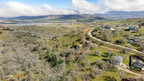 View/Area - 22462 Zurich Dr, Tehachapi, CA 93561 photo 5 of 8