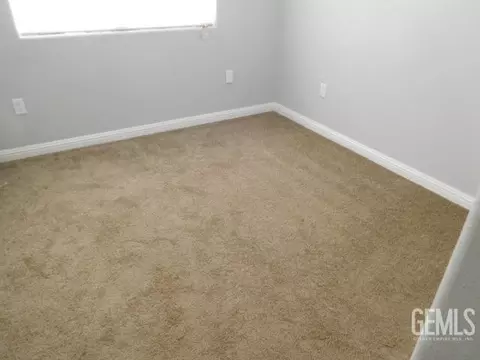313 E St, Bakersfield, CA 93304 photo 7