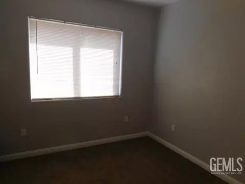 313 E St, Bakersfield, CA 93304 photo 6