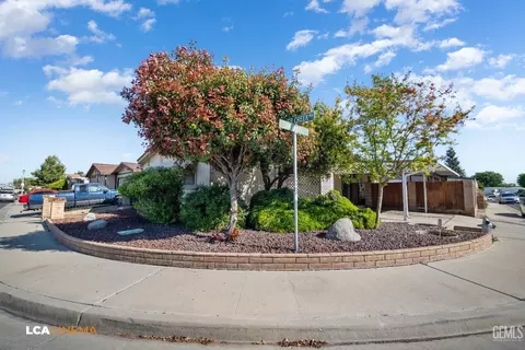 Exterior - 5301 Silver Creek Rd, Bakersfield, CA 93313 photo 2 of 7