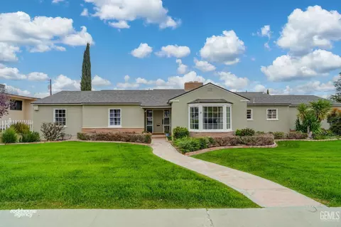 Exterior - 220 E Woodrow St, Taft, CA 93268 photo 8 of 26