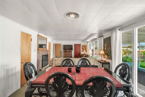 Dining - 220 E Woodrow St, Taft, CA 93268 photo 6 of 6