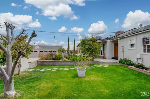 Exterior - 220 E Woodrow St, Taft, CA 93268 photo 19 of 26