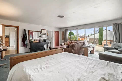 Bedroom - 220 E Woodrow St, Taft, CA 93268 photo 1 of 5