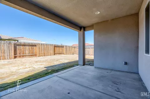 Exterior - 7806 Bristol Spring Ave, Bakersfield, CA 93313 photo 6 of 11
