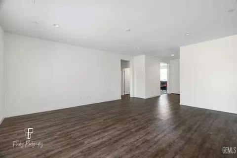 Living - 7806 Bristol Spring Ave, Bakersfield, CA 93313 photo 4 of 4