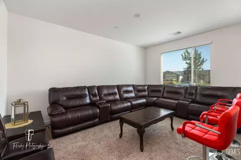 Living - 7806 Bristol Spring Ave, Bakersfield, CA 93313 photo 1 of 4
