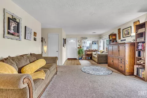 19800 Luana Dr, Tehachapi, CA 93561 photo 4