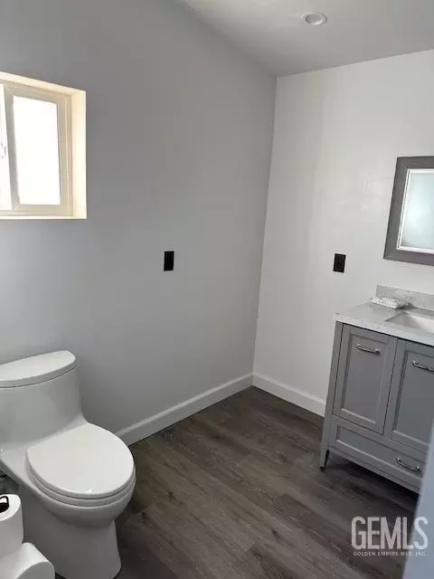 Bath - 5000 Bella Vista Dr, Weldon, CA 93283 photo 2 of 2