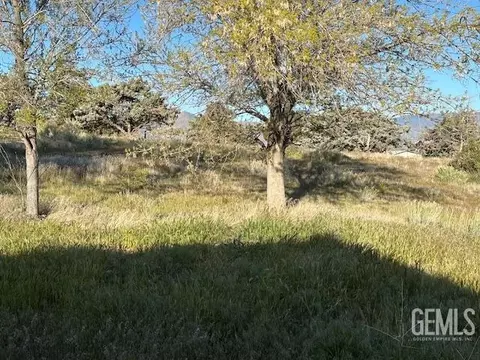View/Area - 5000 Bella Vista Dr, Weldon, CA 93283 photo 2 of 3