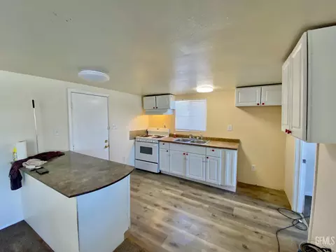 301 Shattuck Ave, Taft, CA 93268 photo 6