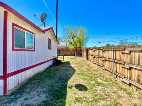 301 Shattuck Ave, Taft, CA 93268 photo 4