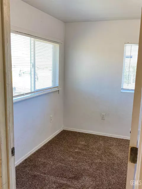 301 Shattuck Ave, Taft, CA 93268 photo 11
