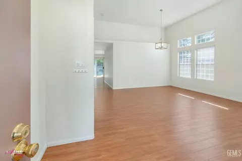 Other - 910 Devonshire St, Bakersfield, CA 93312 photo 1 of 7