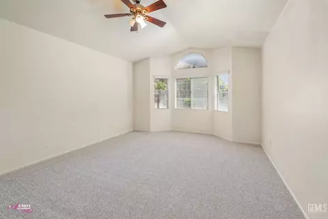 Other - 910 Devonshire St, Bakersfield, CA 93312 photo 2 of 7